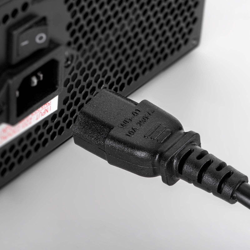 Akyga AK-PC-01A netkabel CEE 7/7 (Schuko) naar IEC C13, CCA 3 x 0,5 mm², 1,5 m, zwart