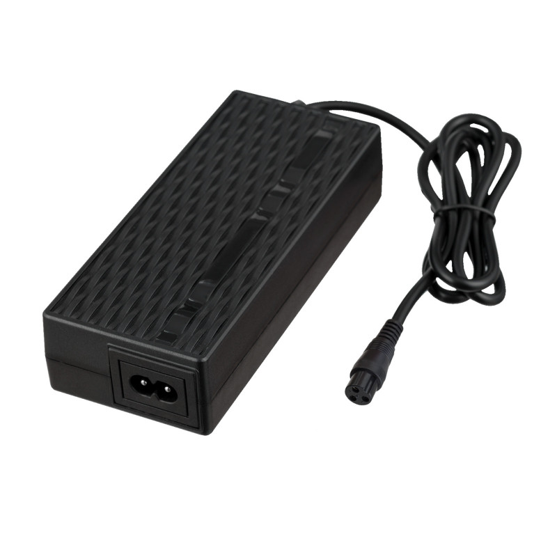 Akyga AK-EV-05 e-bike-oplader voor 48 V-accu's, 54,6 V / 2 A, 110 W, GX16 12 mm bus, 1 m