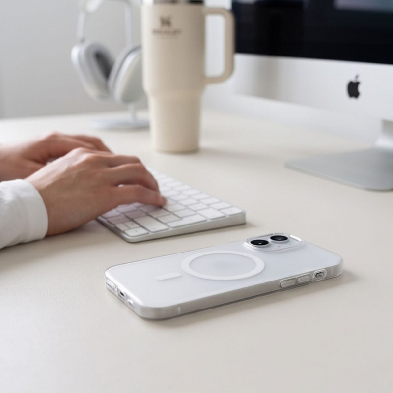 Tech-Protect MagZero MagSafe hoesje voor Apple iPhone 17, mat wit