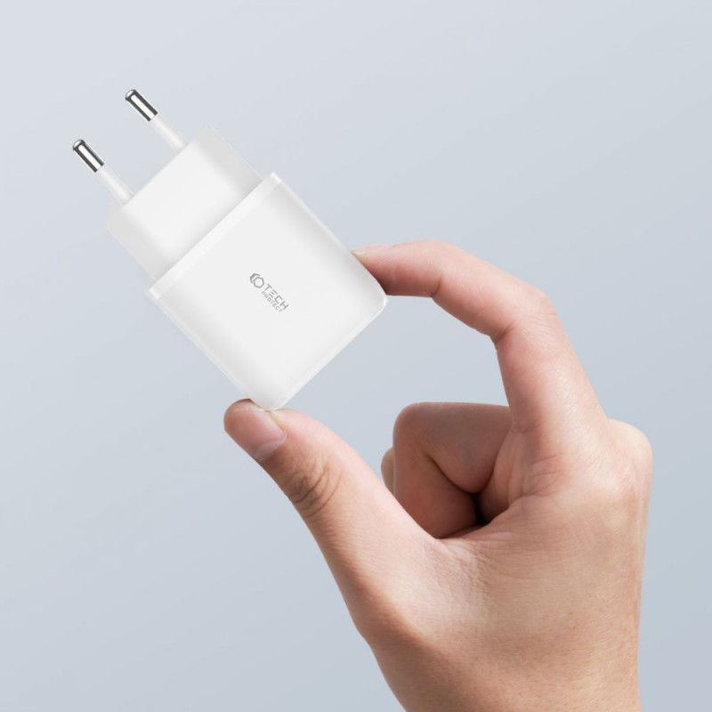 Tech-Protect C20W 2-poorts wandlader, USB-C PD 20W en USB-A QC 3.0, wit
