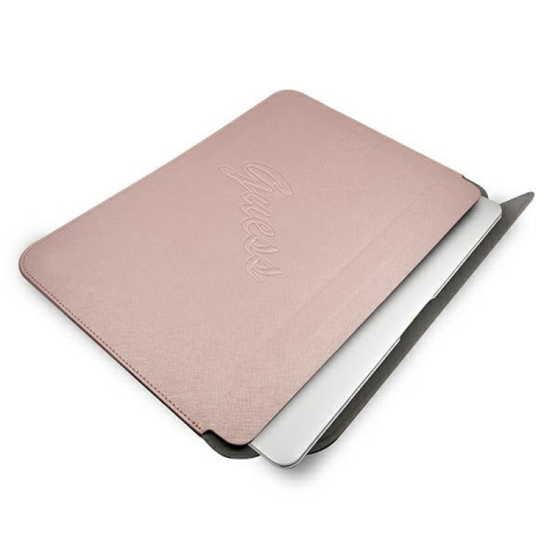 Guess GUCS13PUSASPI Saffiano Script-hoes voor 13" laptop, roze