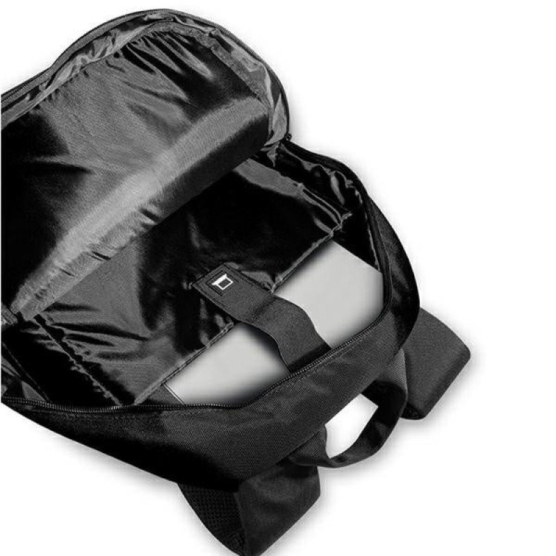 BMW BMBP15COSPCTFK rugzak voor laptops tot 16 inch, zwart, Carbon Tricolor, geperforeerd