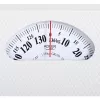 Adler AD 8179 mechanische personenweegschaal - wit, 136 kg capaciteit