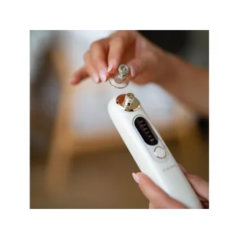 Beautifly Derma Glow PRO microdermabrasie en mee-eterverwijderaar