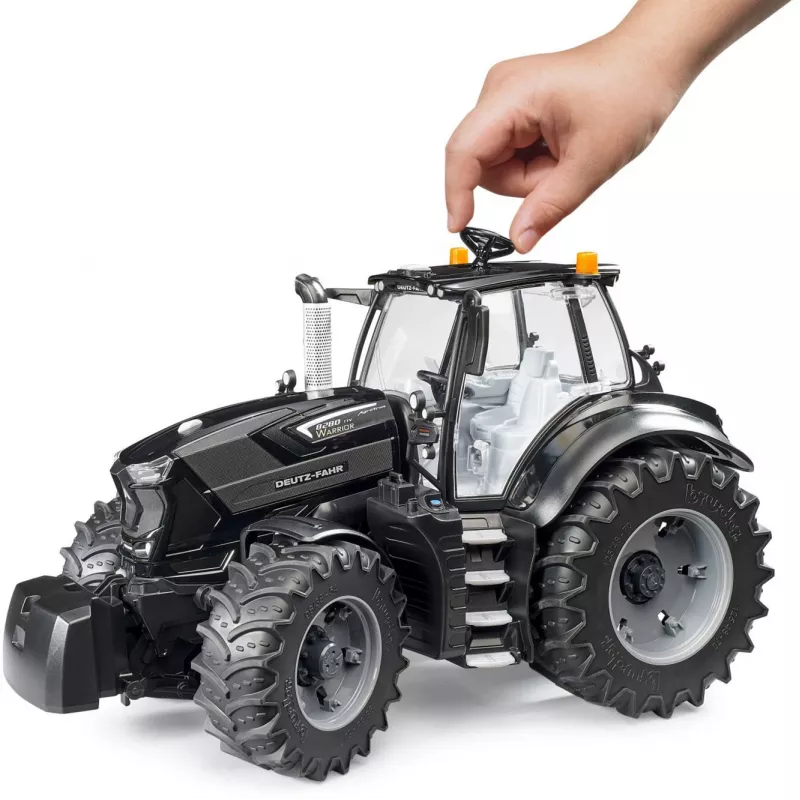 BRUDER DEUTZ-FAHR 8280 TTV Warrior speelgoedtractor, schaal 1:16, Profi-serie