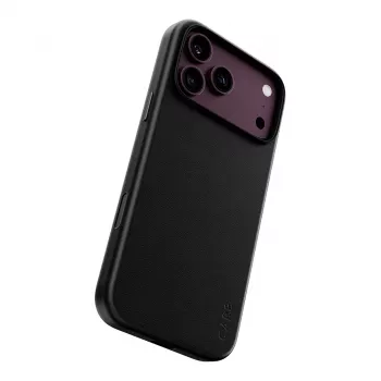 CARE by PanzerGlass Solo vegan lederen hoes met MagSafe voor iPhone 17 Pro Max - zwart