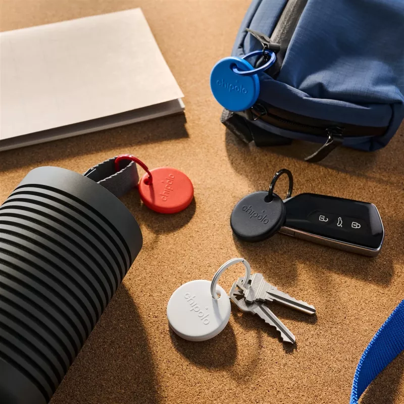 Chipolo POP – Bluetooth-tracker met vervangbare batterij voor iOS & Android, 4-pack - zwart, wit, rood, blauw
