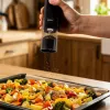 ELDOM ZMP5 set zout- en pepermolens op batterijen met standaard, zwart
