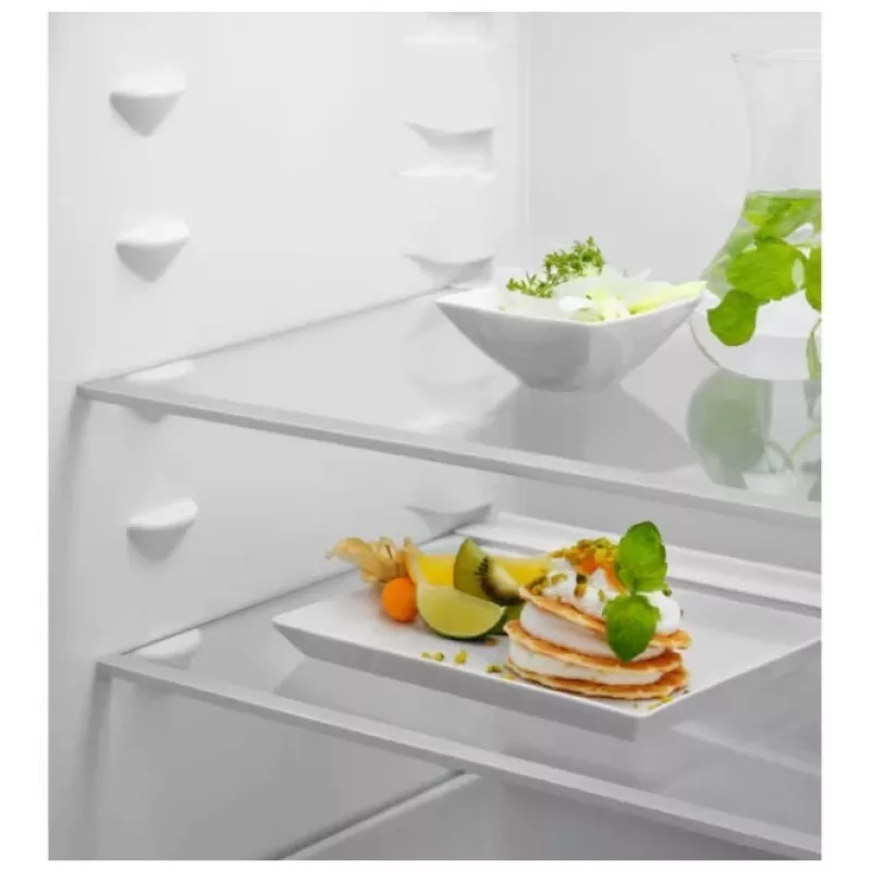 Electrolux LNA7NE18S koel-vriescombinatie met vriezer onder, 257 l, No Frost, energieklasse E, wit