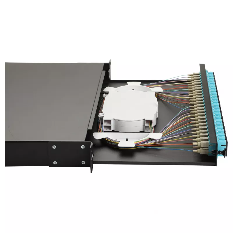EQUIP 24-poorts glasvezel splicebox, LC Duplex, OM3, 1U, bestukt, zwart