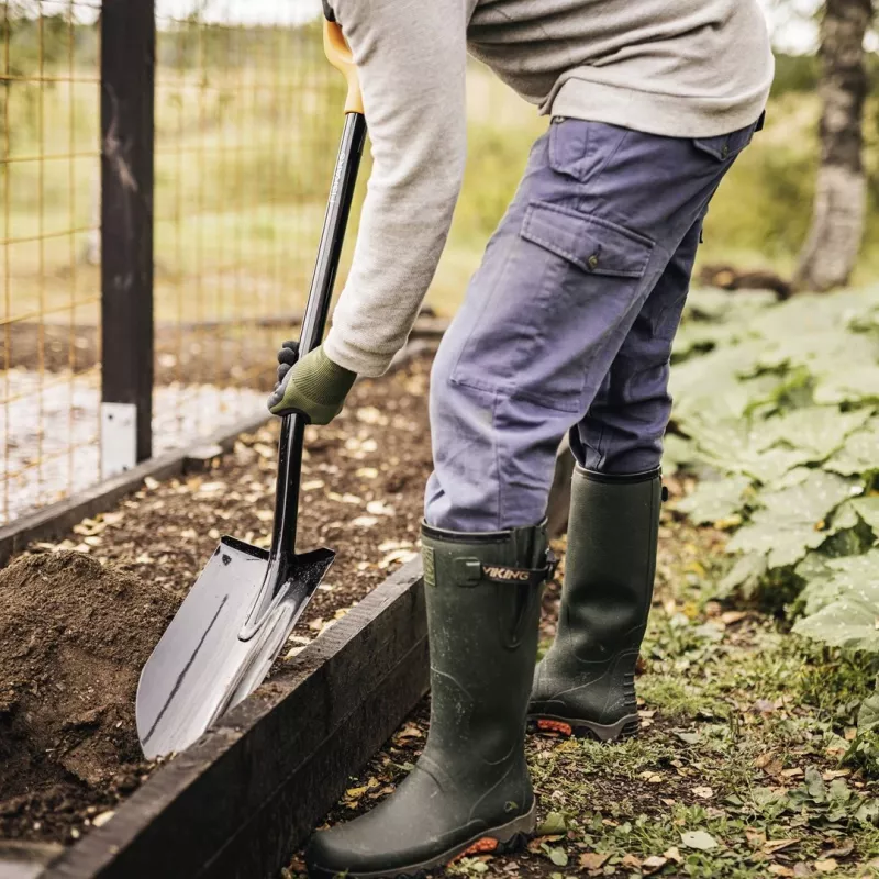 Fiskars Solid+ XL spade met scherp blad en stalen D-greep, borstaal blad, 1250 mm