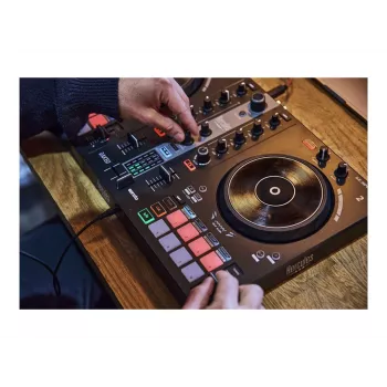 Hercules DJ Essentials Kit met DJControl Inpulse 200, DJMonitor 32 luidsprekers en HDP DJ45 koptelefoons