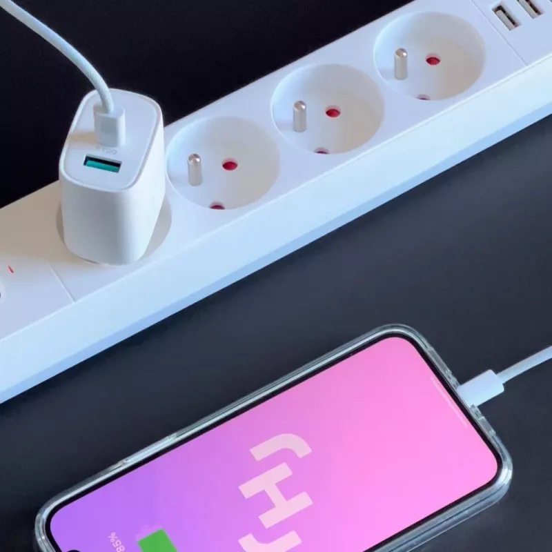 JOYROOM snellader USB-A QC3.0 / USB-C PD 20W wit (L-QP2011)