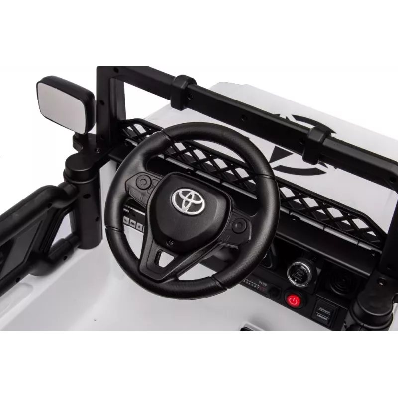 LEAN CARS Accu-auto Toyota FJ wit 4x4