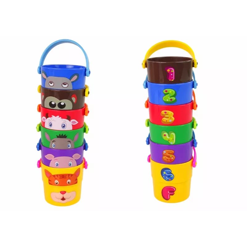LEAN TOYS Een set kleurrijke emmers met dieren - een piramide
