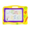 LEAN TOYS bord met stempels en kleurrijke achtergrond