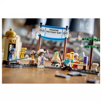 LEGO One Piece 75646 Garps Marine-slagsschip bouwset