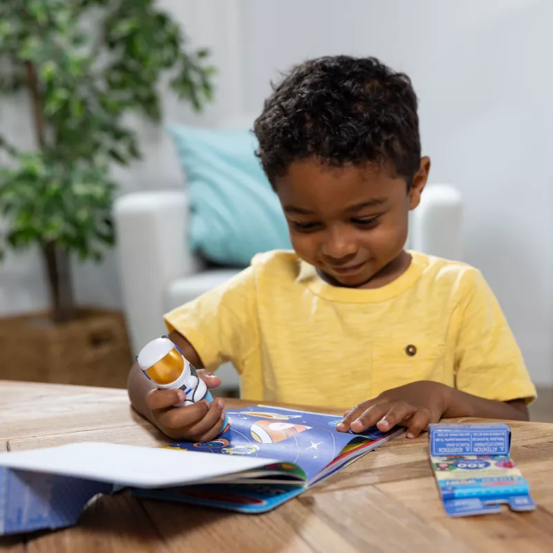 Melissa & Doug Sticker WOW! Astronaut – stickerstempel en blok