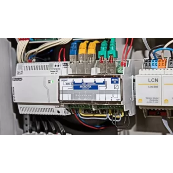 MOBOTIX MX-SWITCH1 - netwerkswitch - 4 x 10/100 (PoE+) - DIN-rail