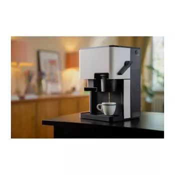 NIVONA Cube 4102 volautomatische koffiemachine in crème – espresso, cappuccino & latte macchiato met OneTouch-melkopschuimer, 15-bar pomp en TFT-display