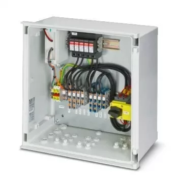 Phoenix Contact SOL-SC-2ST-0-DC-2MPPT-1300FS fotovoltaïsche combinerbox met dual-MPPT, 1000V DC, brandbeveiligingsschakelaars, IP65