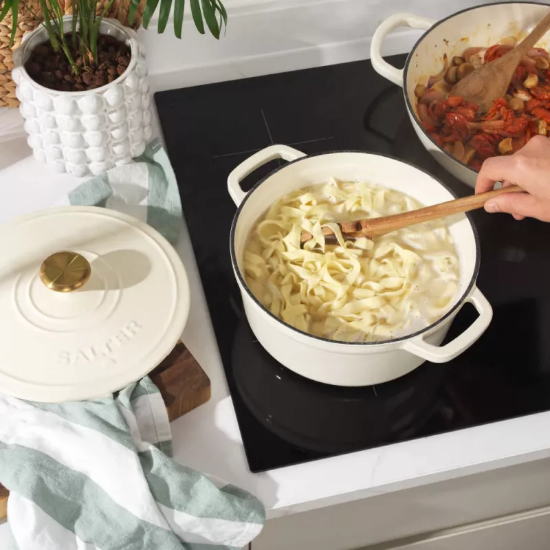Salter BW13771C Chester 3.4L gietijzeren kasserol 24 cm, crème