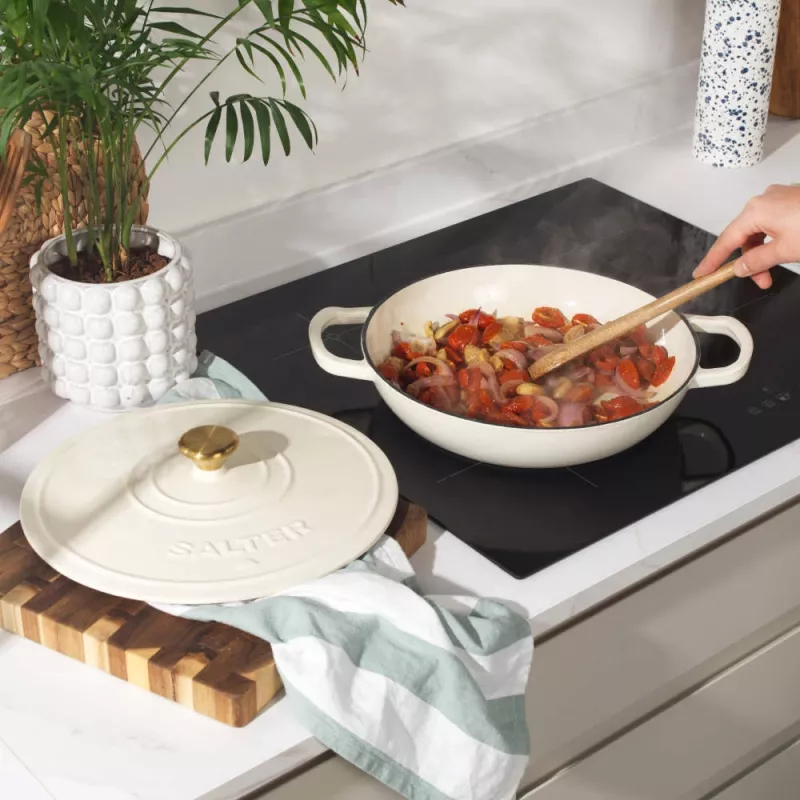 Salter BW13772C Chester 2.8L ondiepe gietijzeren kasserol 30 cm, crème