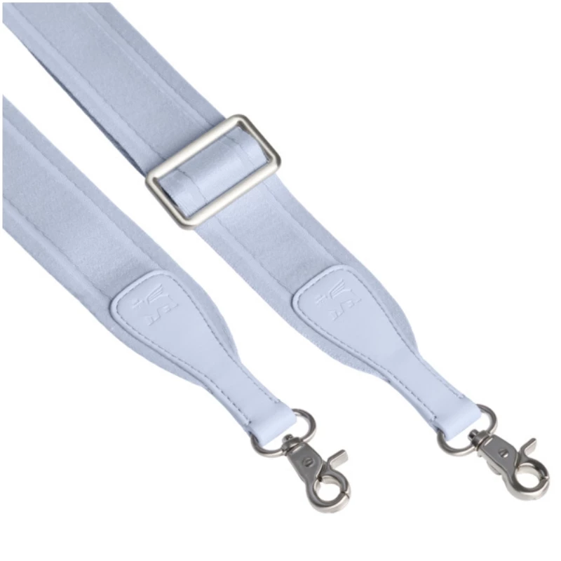 STANLEY Cross Bottle 0,68L isoleerfles met schouderband, lichtblauw