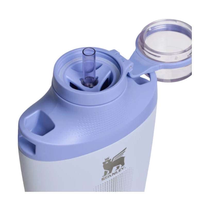 STANLEY Cross Bottle 0,68L isoleerfles met schouderband, lichtblauw