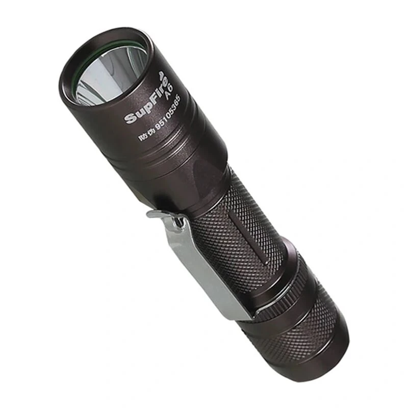 SUPERFIRE A6 zaklamp - 1200 lumen P50 LED, 280m bereik, USB oplaadbaar, zoombaar, IP44